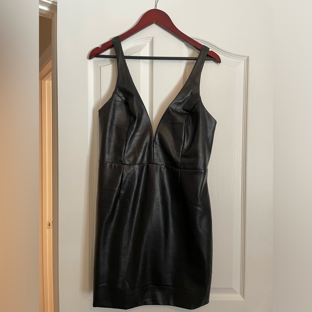 NWT Lulu’s faux leather black dress